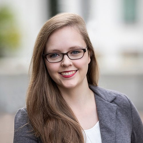 Amanda Hutson Headshot